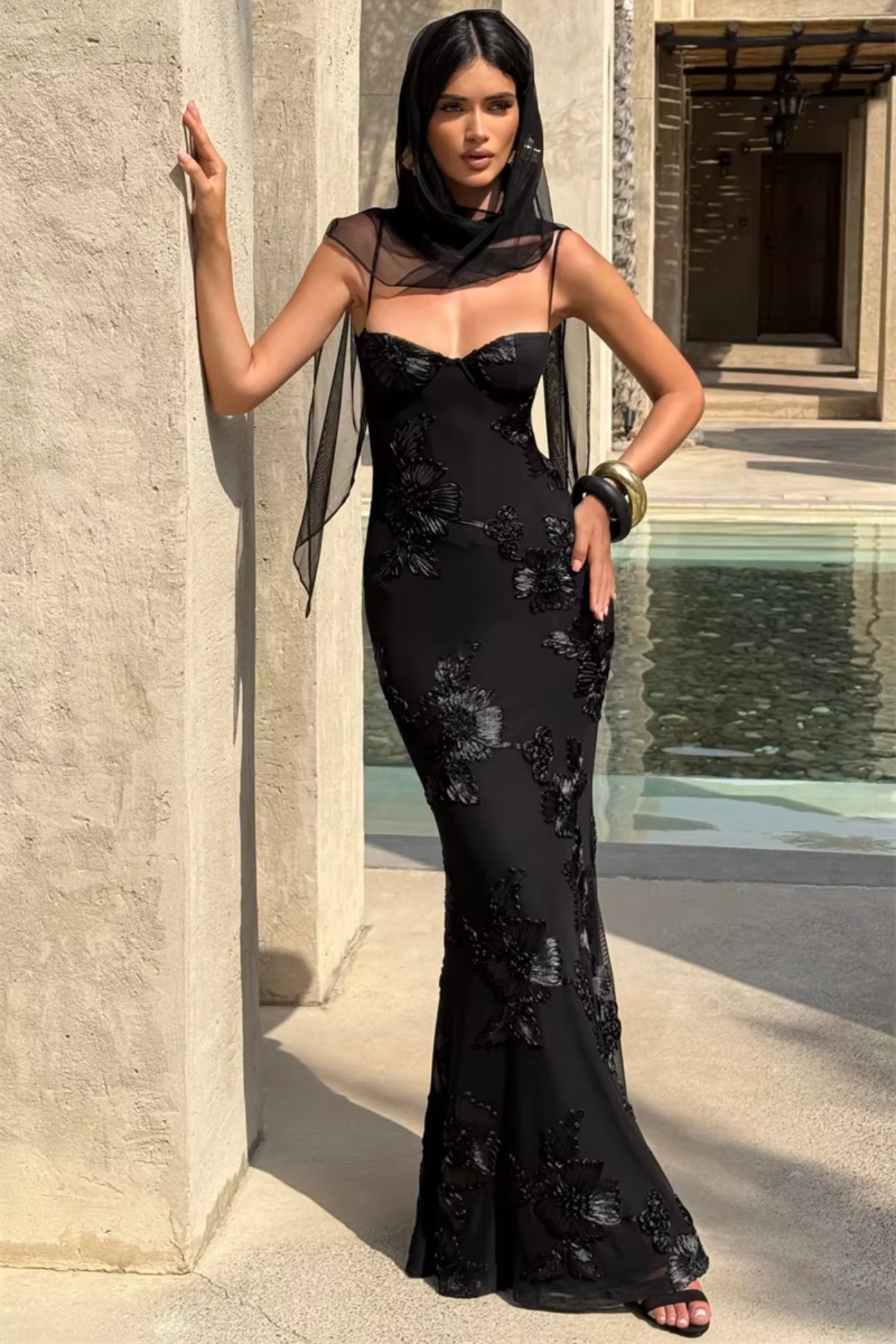 Damen Maxikleid figurbetont Blumenstickerei Spaghettiträger - Image 11