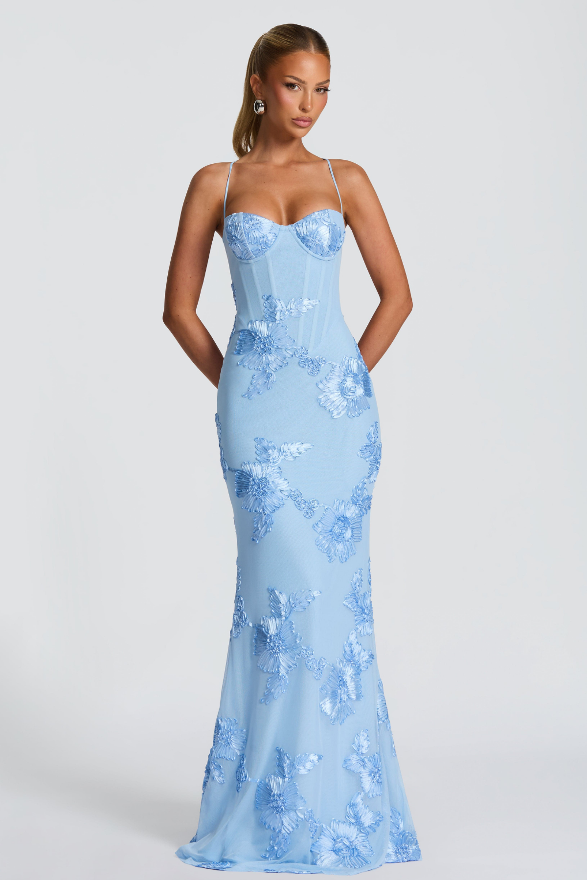 Damen Maxikleid figurbetont Blumenstickerei Spaghettiträger - Image 13