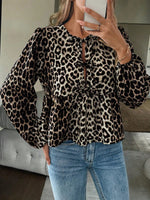 Giulia - Dámská halenka se vzorem leopardí kůže s mašlí