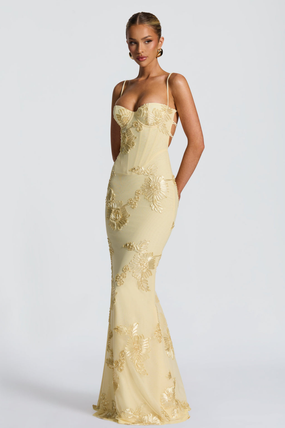Damen Maxikleid figurbetont Blumenstickerei Spaghettiträger