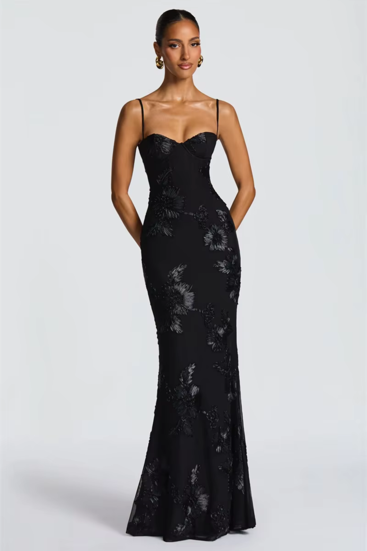 Damen Maxikleid figurbetont Blumenstickerei Spaghettiträger - Image 8