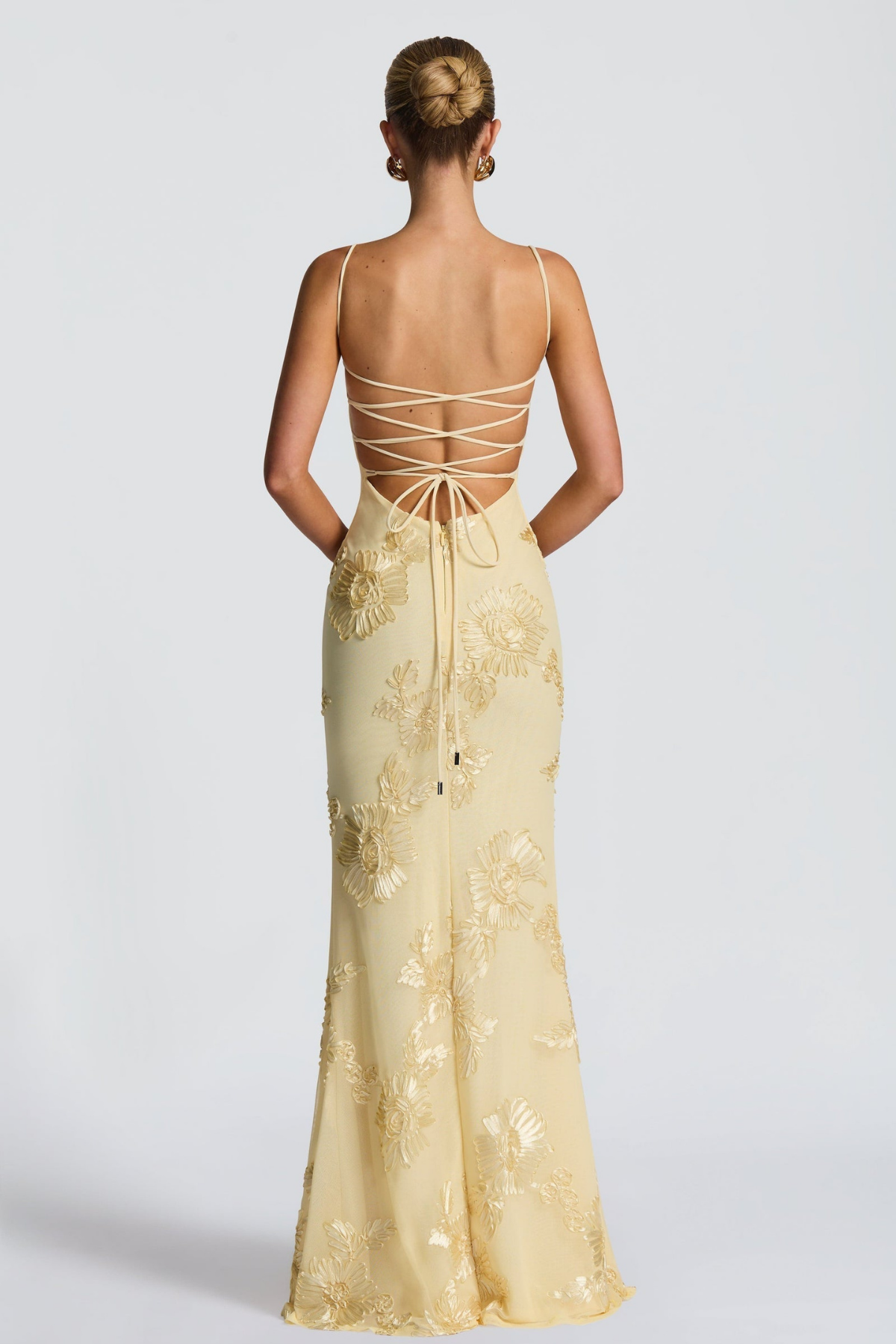 Damen Maxikleid figurbetont Blumenstickerei Spaghettiträger - Image 3