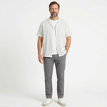 FIntan  – Camisa de homem às riscas, manga curta, com gola de pala