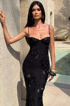 Damen Maxikleid figurbetont Blumenstickerei Spaghettiträger - Image 12