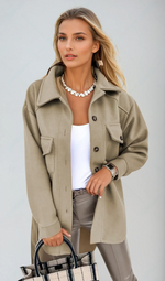 Veste d’été légère pour femme à patte de boutonnage et à poches à rabat