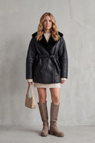 Damen Kunstleder Wickelmantel Oversize Fleece Gürtel - Image 6