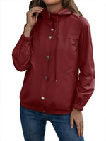 Trench coat impermeável de senhora com capuz