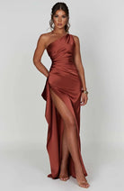 Damen Ein-Schulter Abendkleid Maxikleid hoher Schlitz drapiert - Image 14