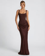Janice - Vestido maxi com corte ampulheta