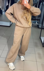 Women's set – modern two-piece with a clean silhouette and harmonious look